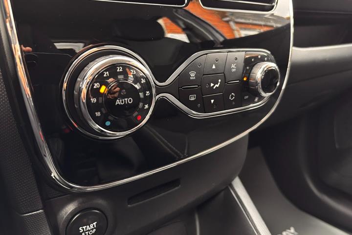 Grå Renault Clio IV fra 2014