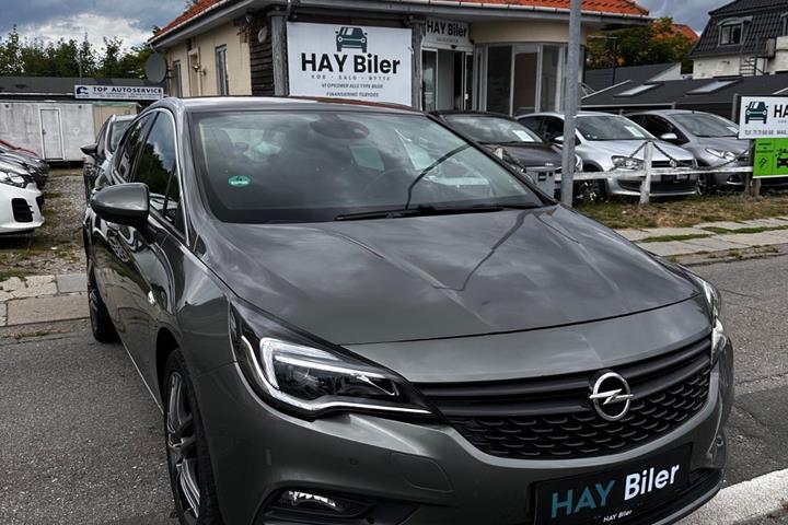 Grå Opel Astra fra 2017