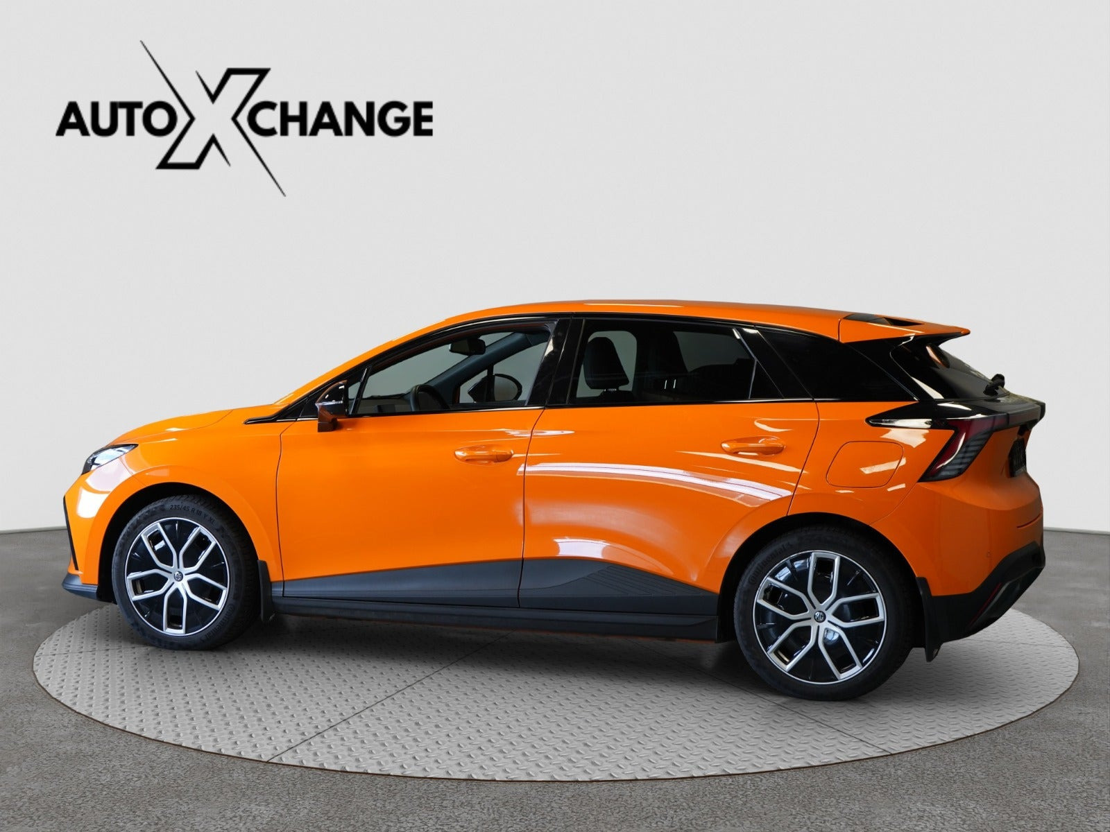 Orange MG MG4 fra 2023