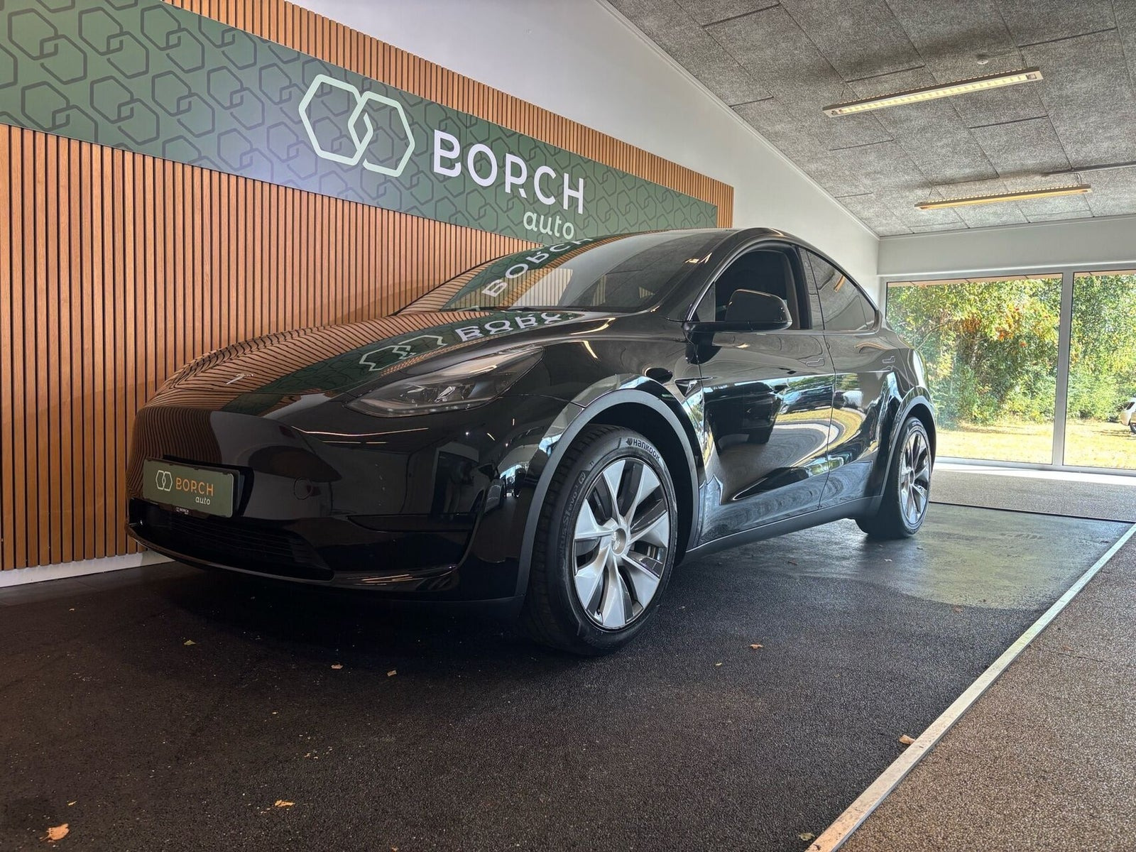 Tesla Model Y RWD