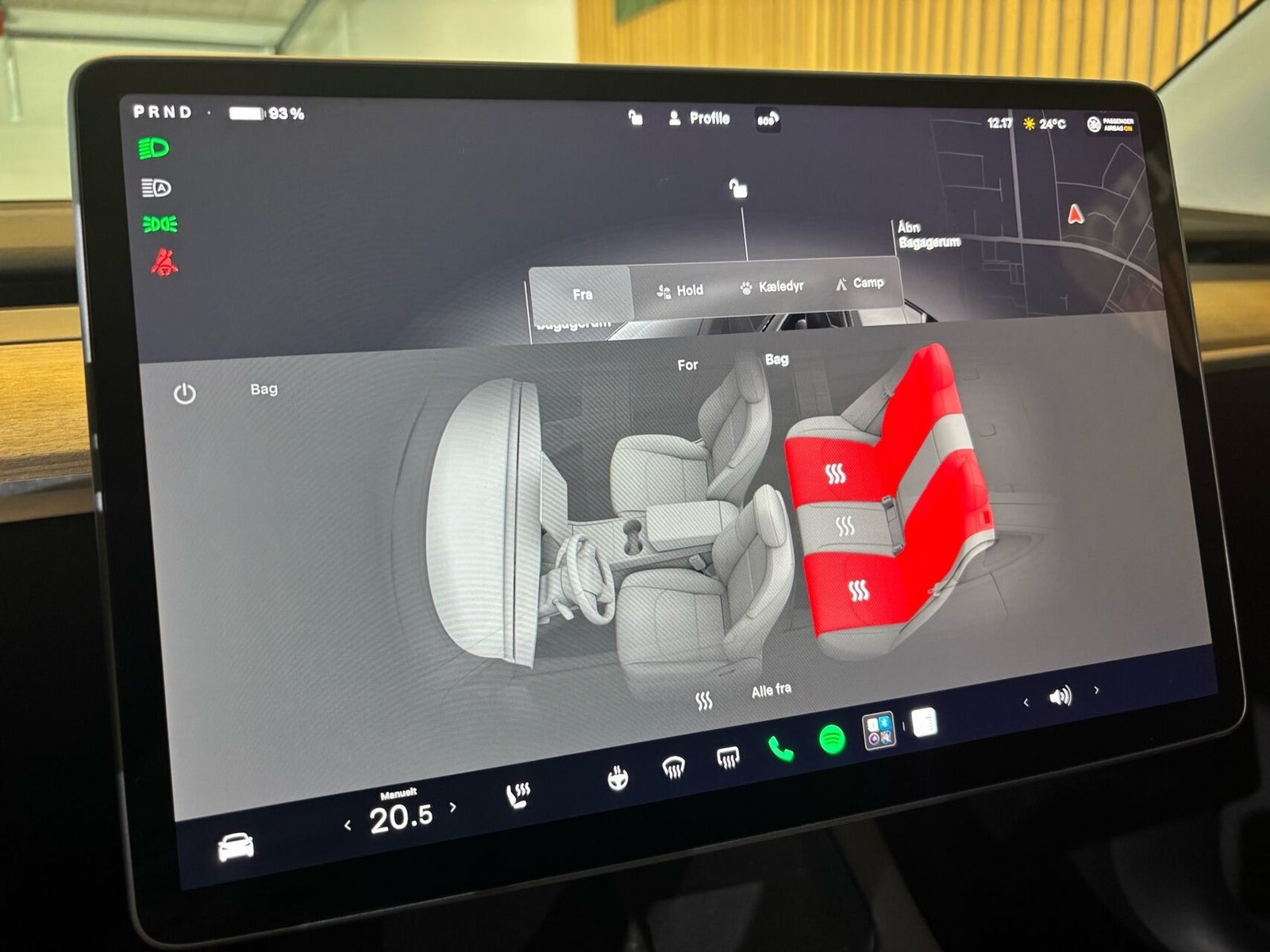Sort Tesla Model Y fra 2023
