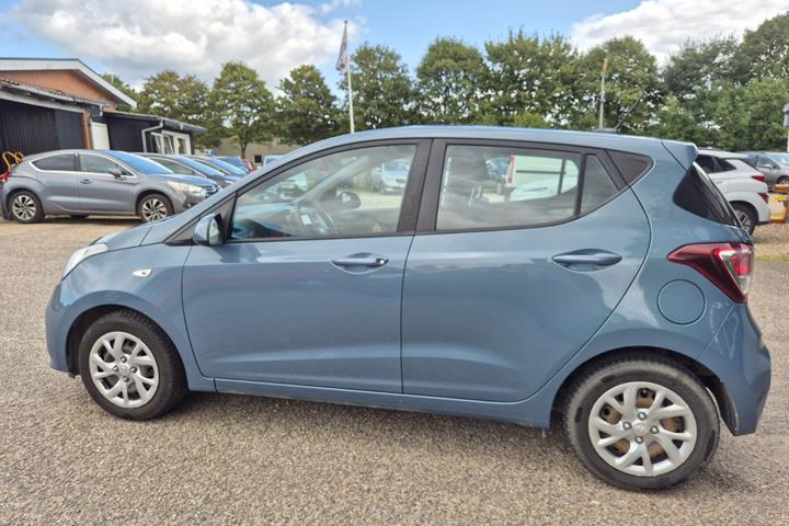 Grøn Hyundai i10 fra 2018