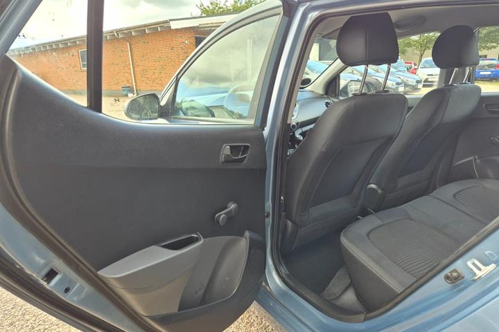 Grøn Hyundai i10 fra 2018