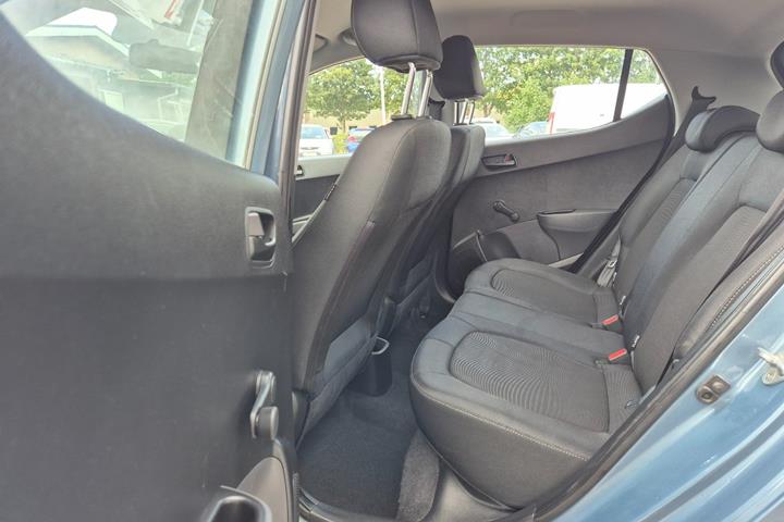 Grøn Hyundai i10 fra 2018