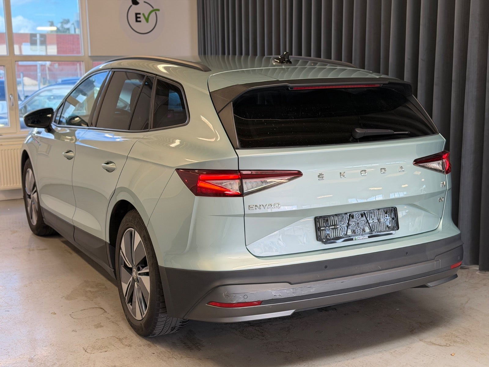 Turquoise Skoda Enyaq fra 2021
