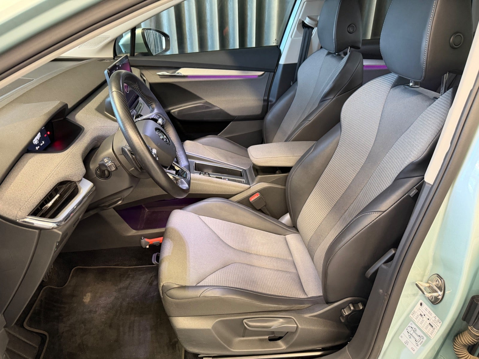 Turquoise Skoda Enyaq fra 2021