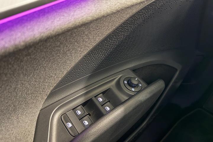 Turquoise Skoda Enyaq fra 2021