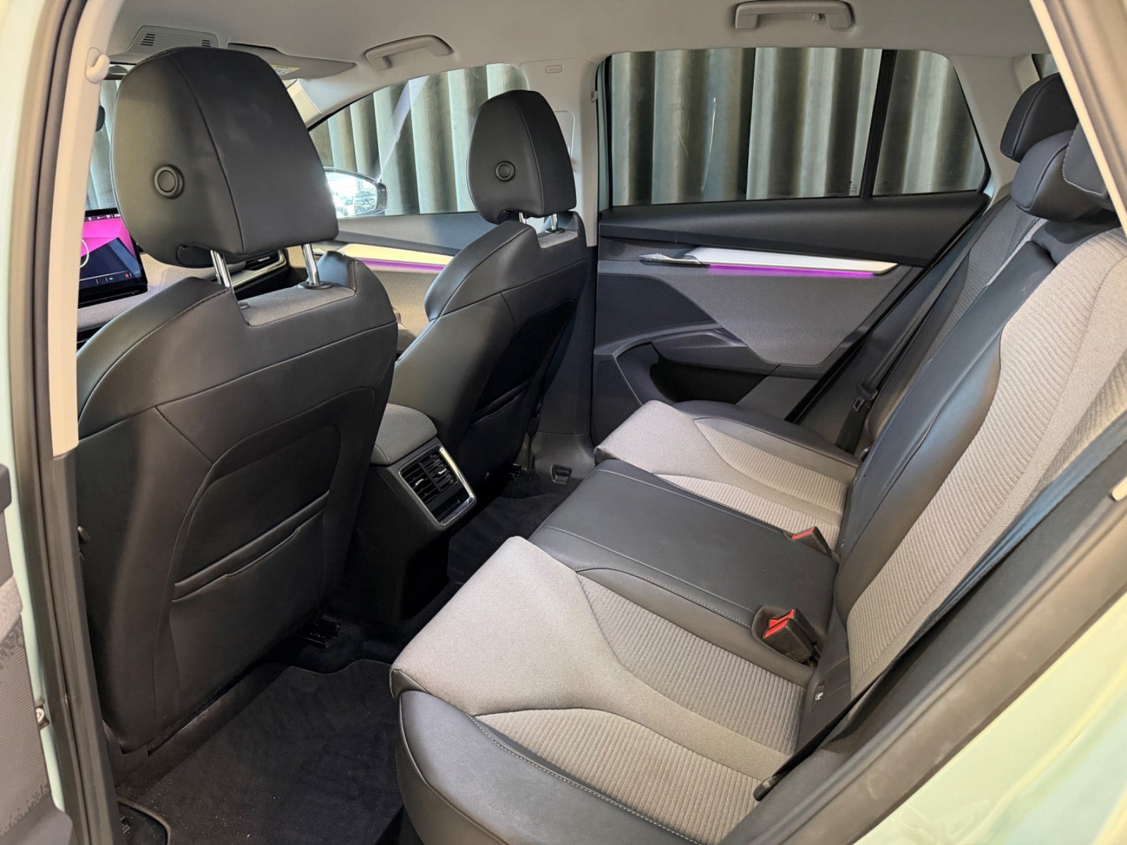 Turquoise Skoda Enyaq fra 2021