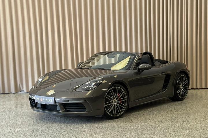 Grå Porsche 718 Boxster fra 2017