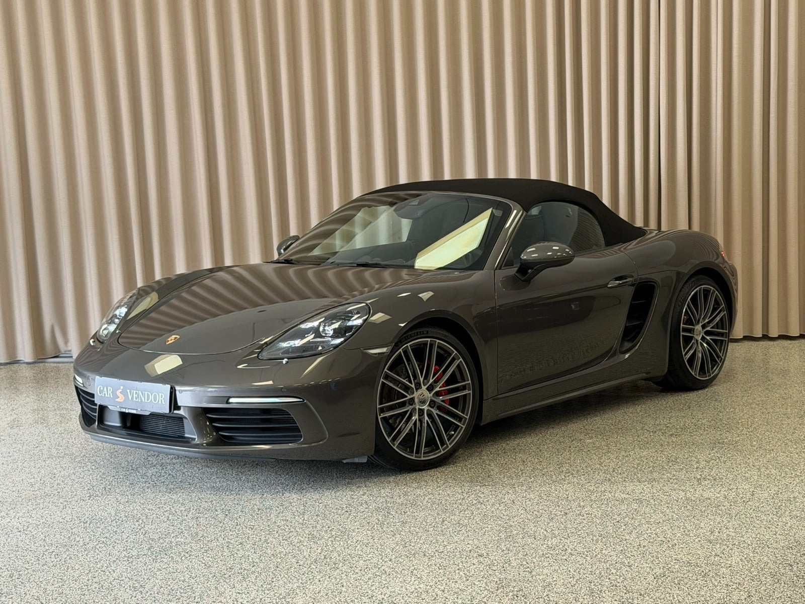 Grå Porsche 718 Boxster fra 2017