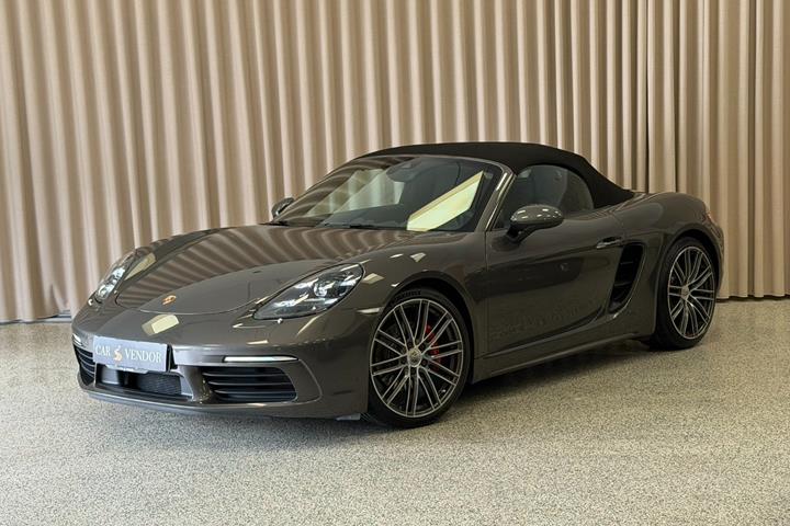 Grå Porsche 718 Boxster fra 2017