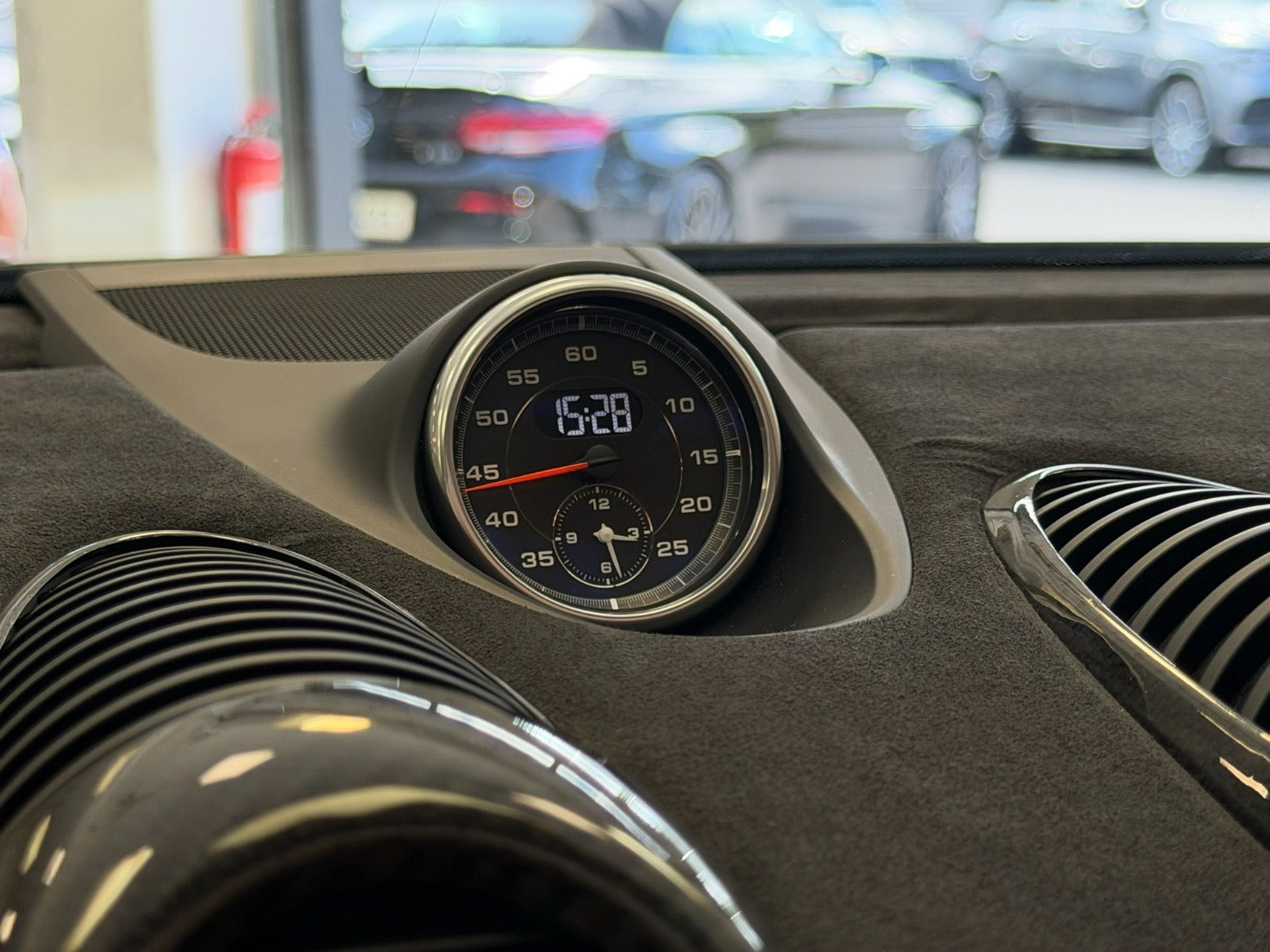 Grå Porsche 718 Boxster fra 2017