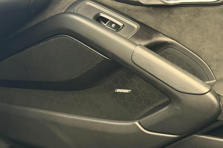 Grå Porsche 718 Boxster fra 2017