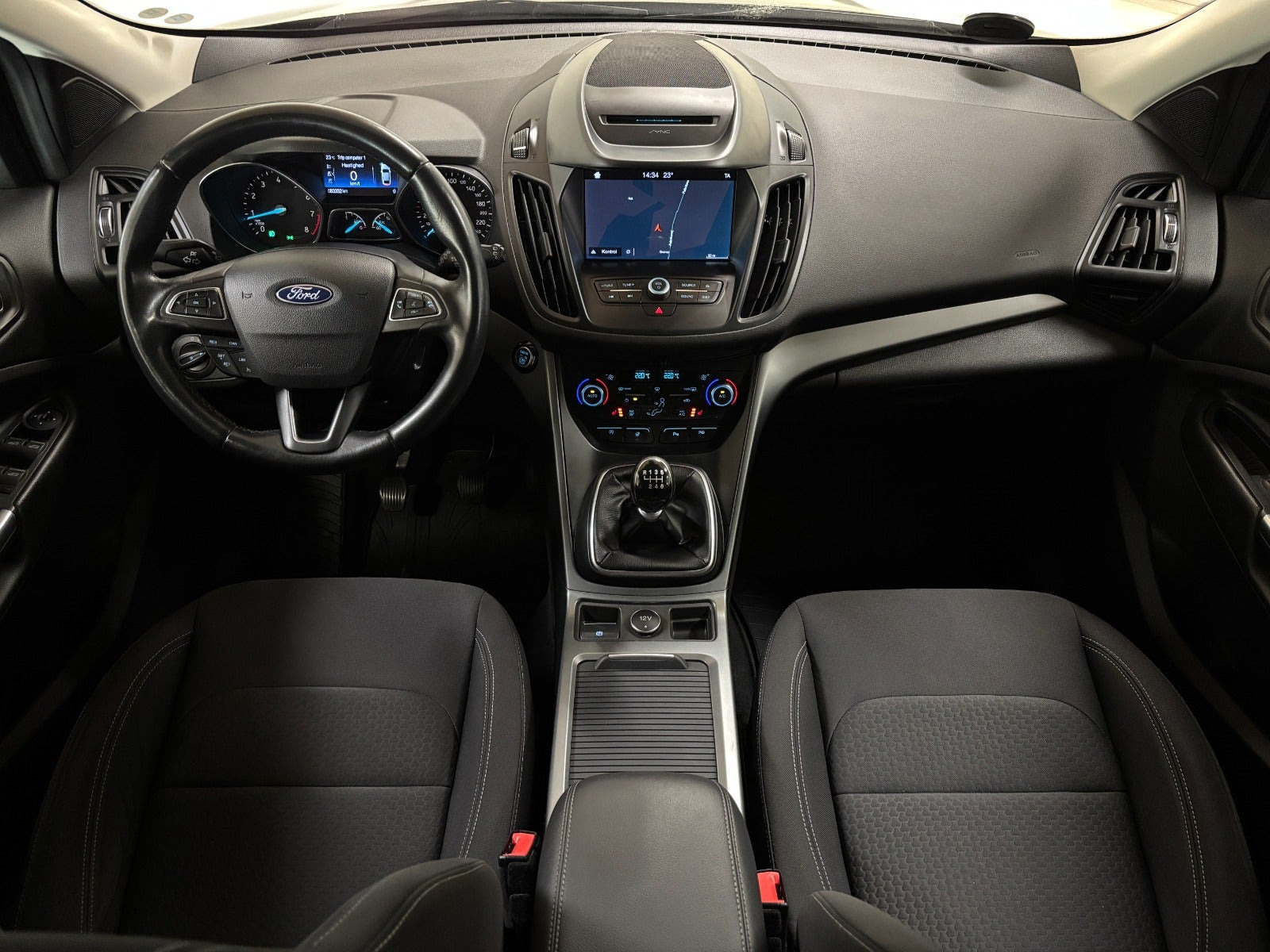 Sort Ford Kuga fra 2020