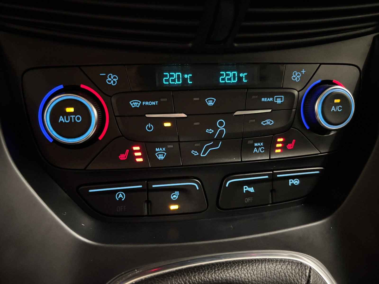 Sort Ford Kuga fra 2020