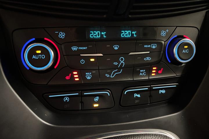 Sort Ford Kuga fra 2020