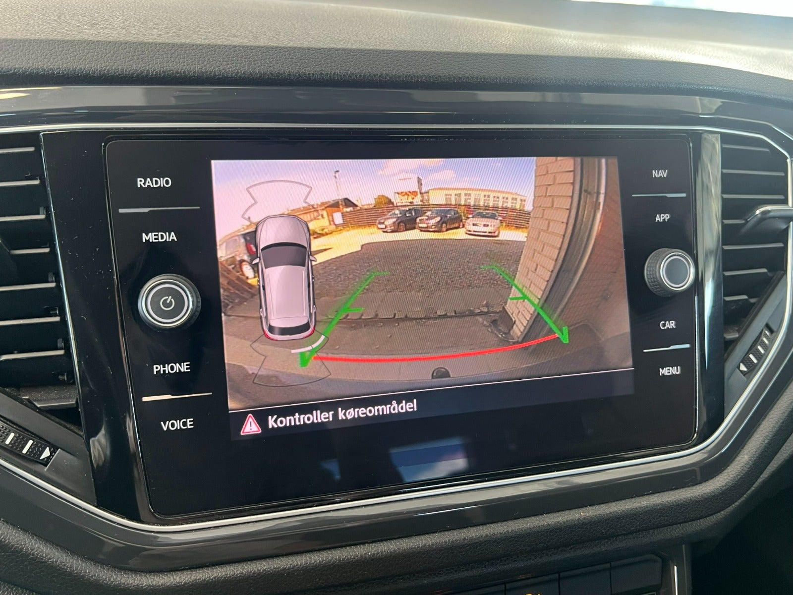 Grå VW T-Roc fra 2018