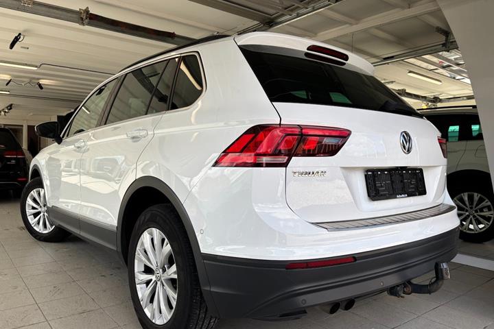Hvid VW Tiguan fra 2018