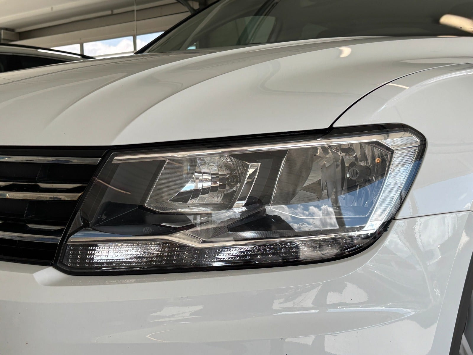 Hvid VW Tiguan fra 2018