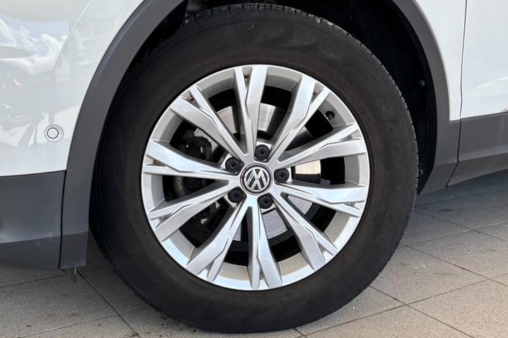 Hvid VW Tiguan fra 2018