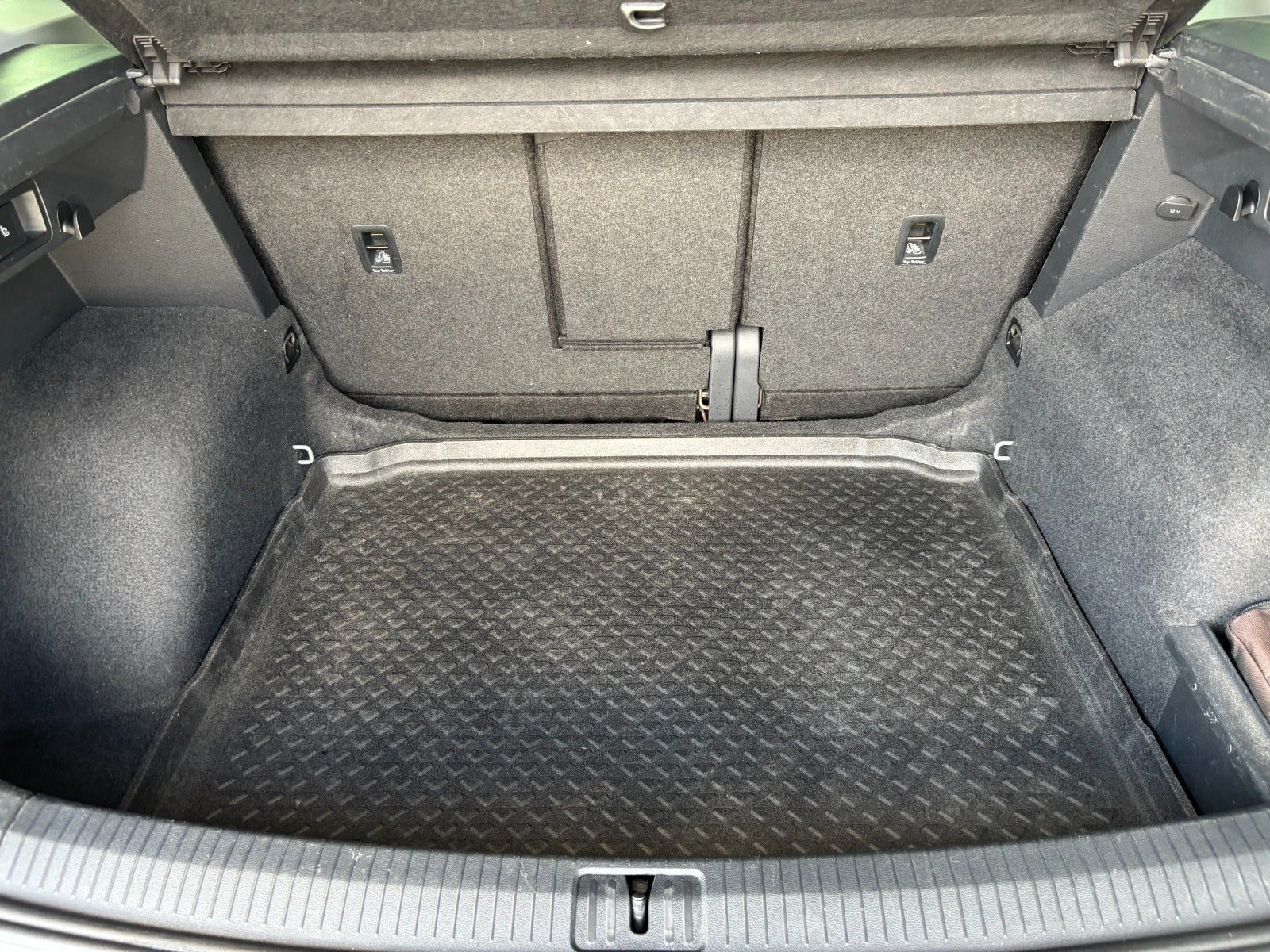 Hvid VW Tiguan fra 2018