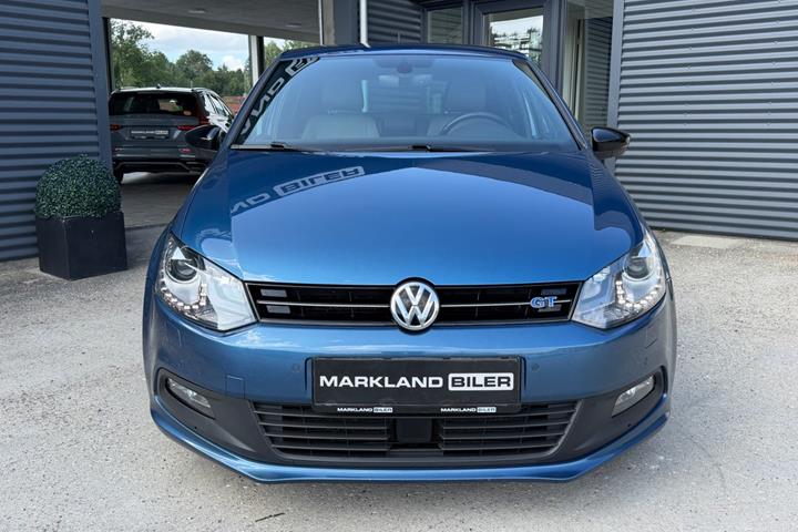 Blå VW Polo fra 2016