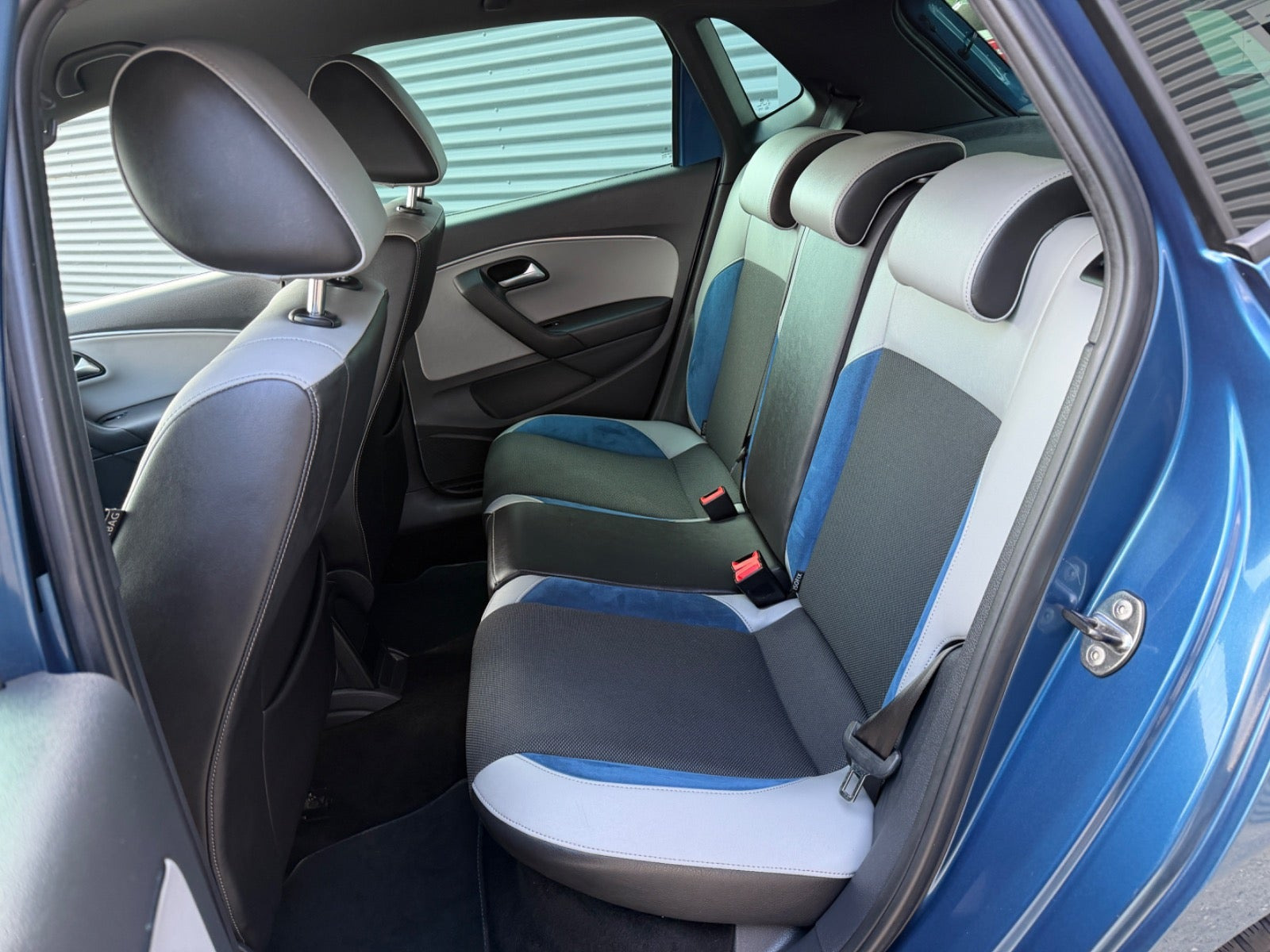 Blå VW Polo fra 2016