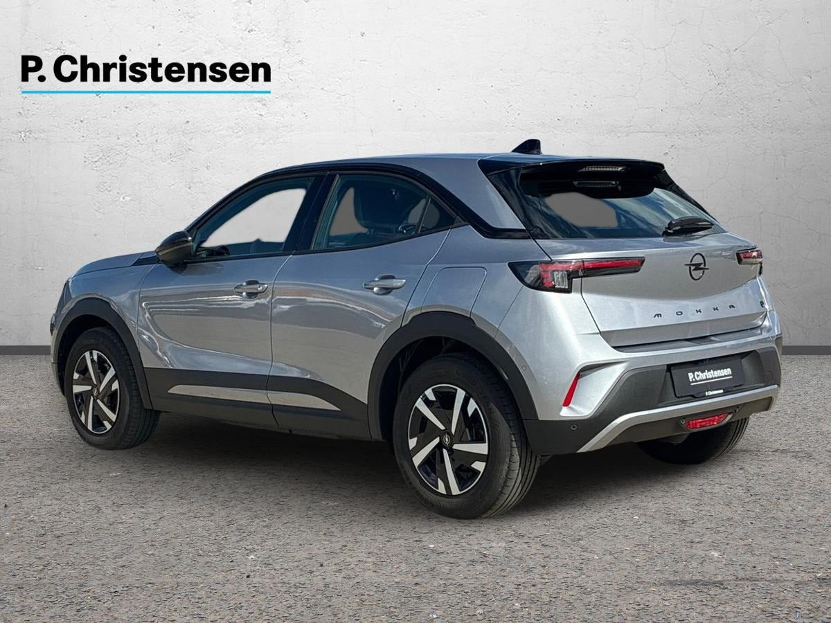 Grå Opel Mokka-e fra 2025