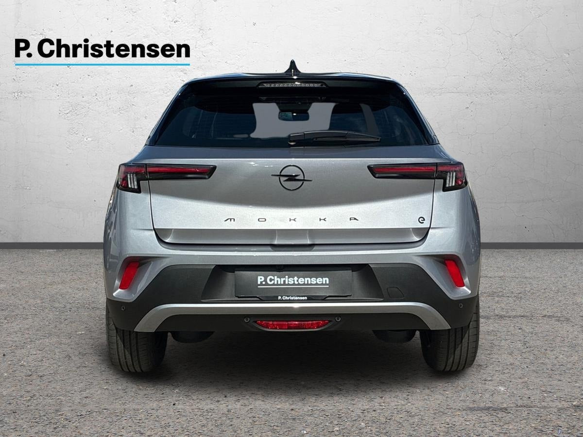 Grå Opel Mokka-e fra 2025