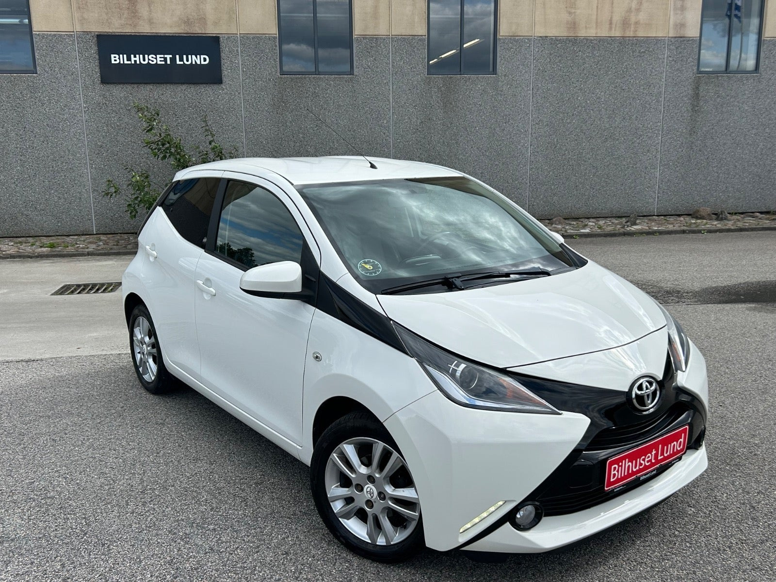 Hvid Toyota Aygo fra 2018
