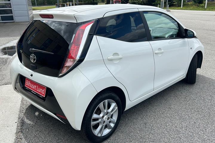 Hvid Toyota Aygo fra 2018
