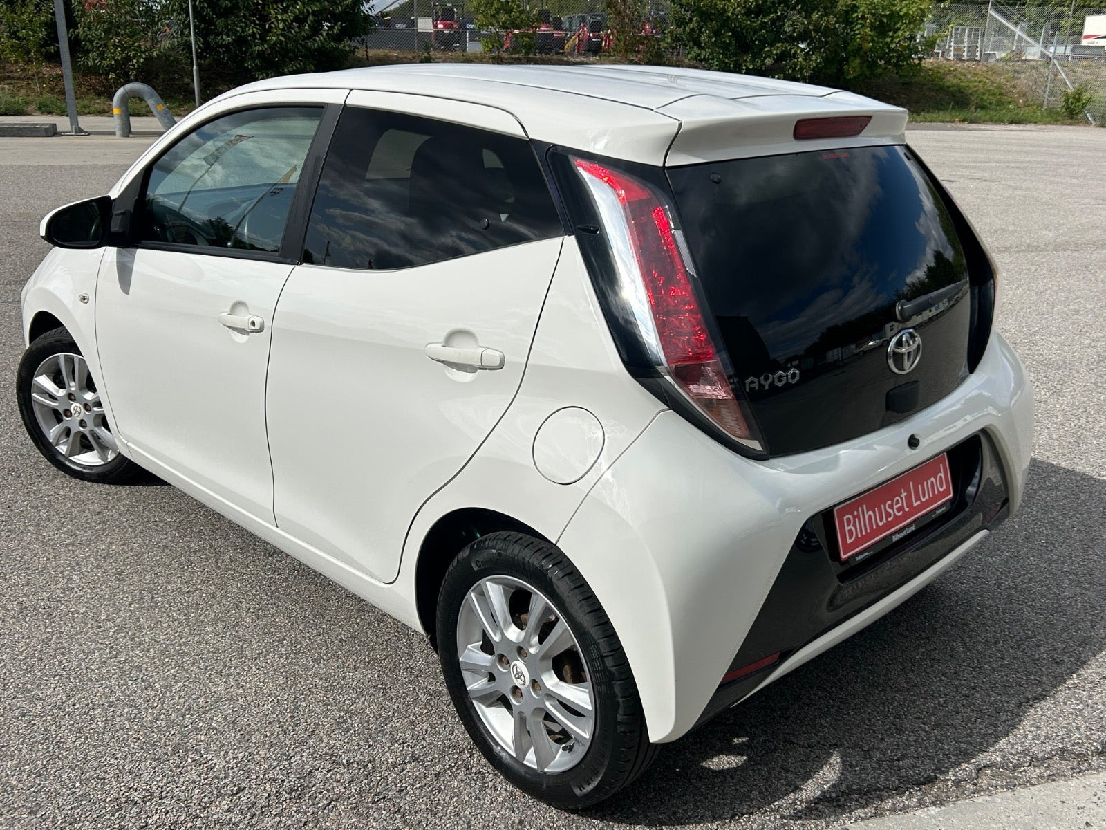 Hvid Toyota Aygo fra 2018