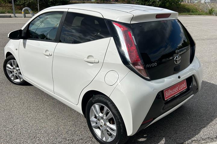 Hvid Toyota Aygo fra 2018