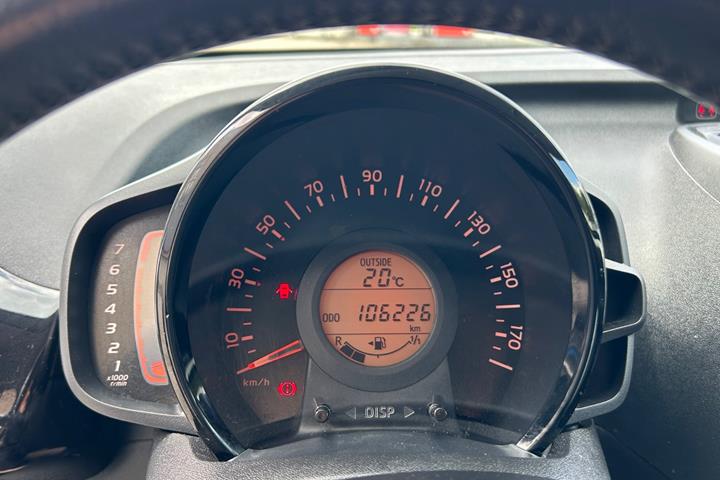 Hvid Toyota Aygo fra 2018