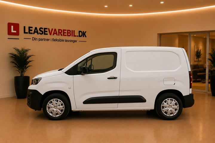 Hvid Peugeot Partner fra 2023