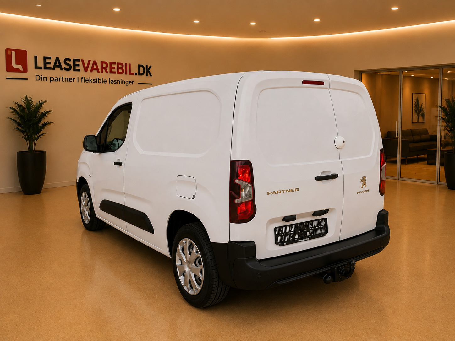 Hvid Peugeot Partner fra 2023