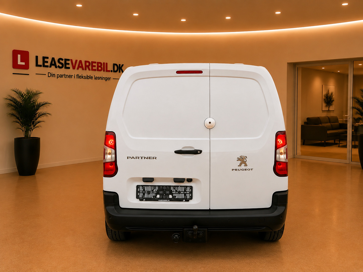 Hvid Peugeot Partner fra 2023