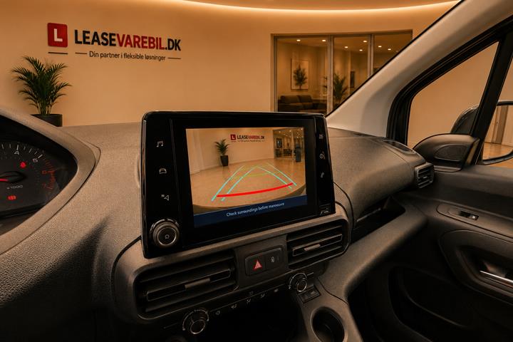 Hvid Peugeot Partner fra 2023