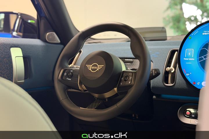 Blå Mini Countryman SE fra 2025