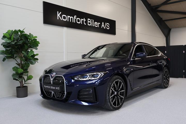 Blå BMW i4 fra 2022