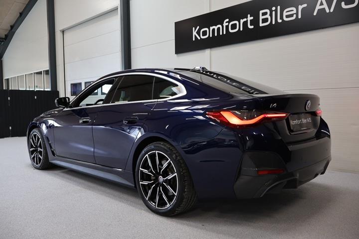 Blå BMW i4 fra 2022