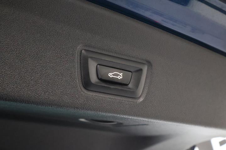 Blå BMW i4 fra 2022