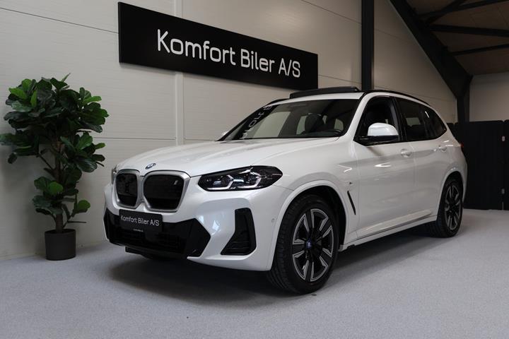 Hvid BMW iX3 fra 2022