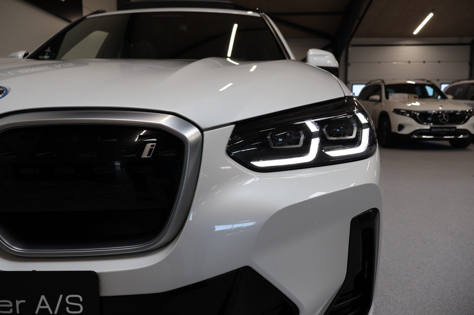 Hvid BMW iX3 fra 2022