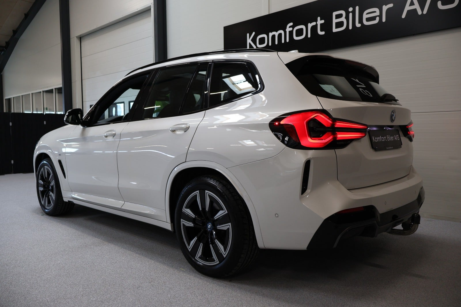 Hvid BMW iX3 fra 2022