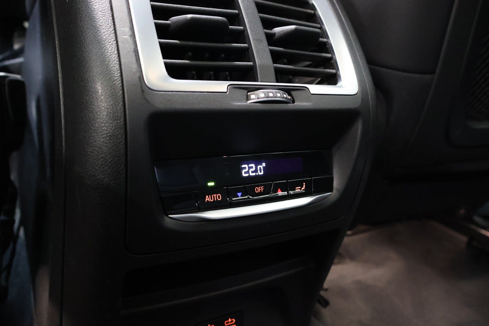 Hvid BMW iX3 fra 2022