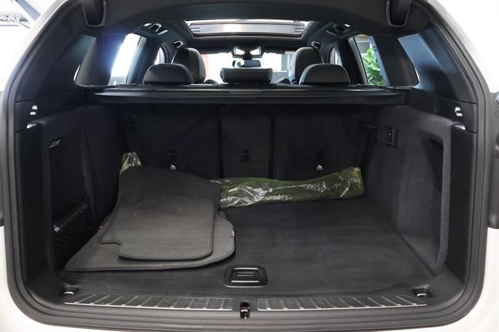 Hvid BMW iX3 fra 2022