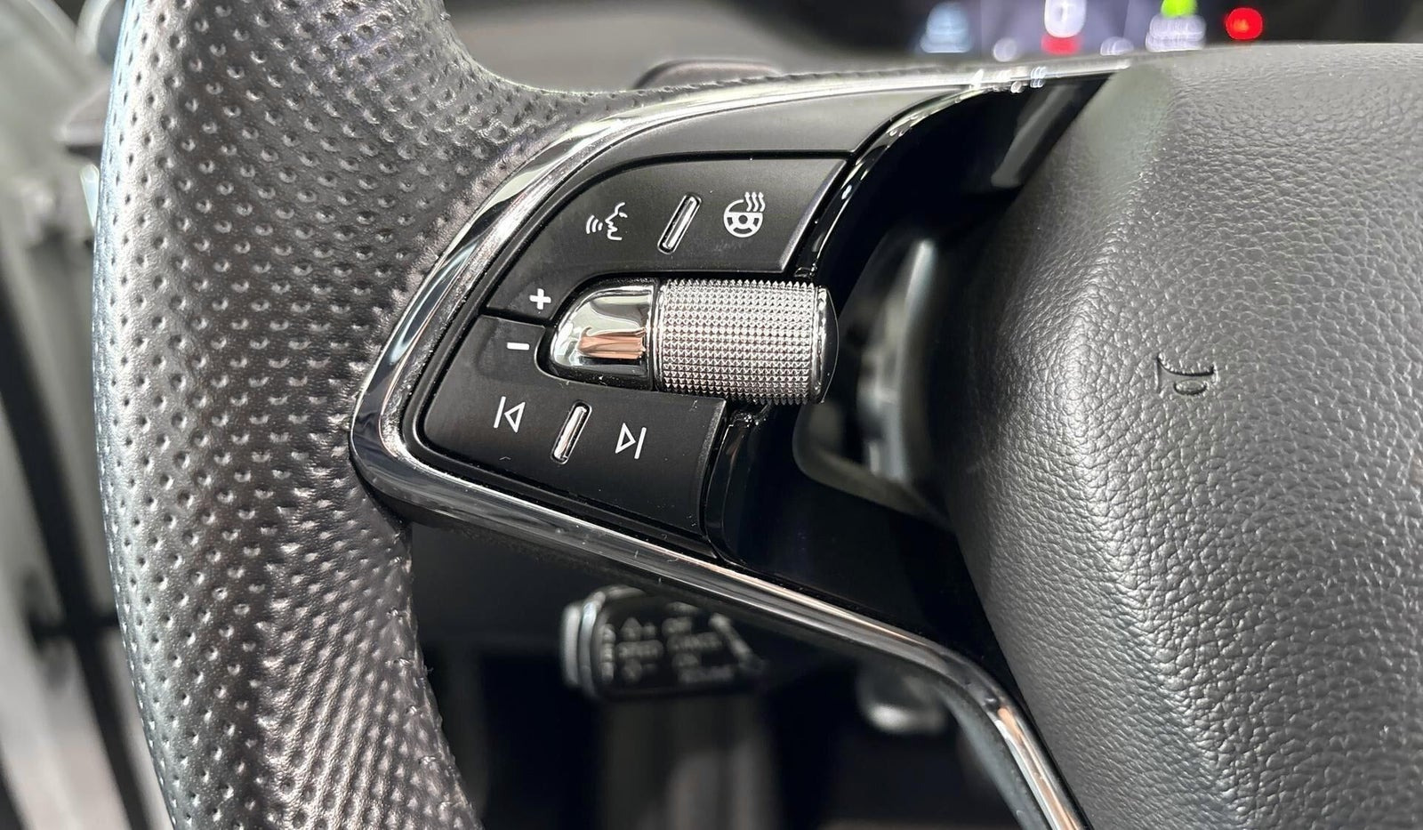 Hvid Skoda Enyaq fra 2021