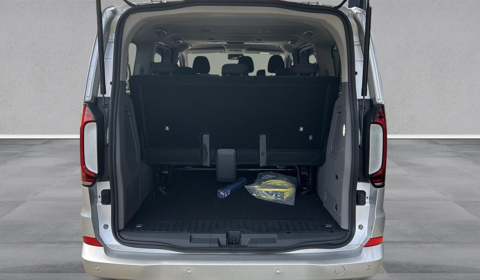 Sølv VW e-Caravelle fra 2026