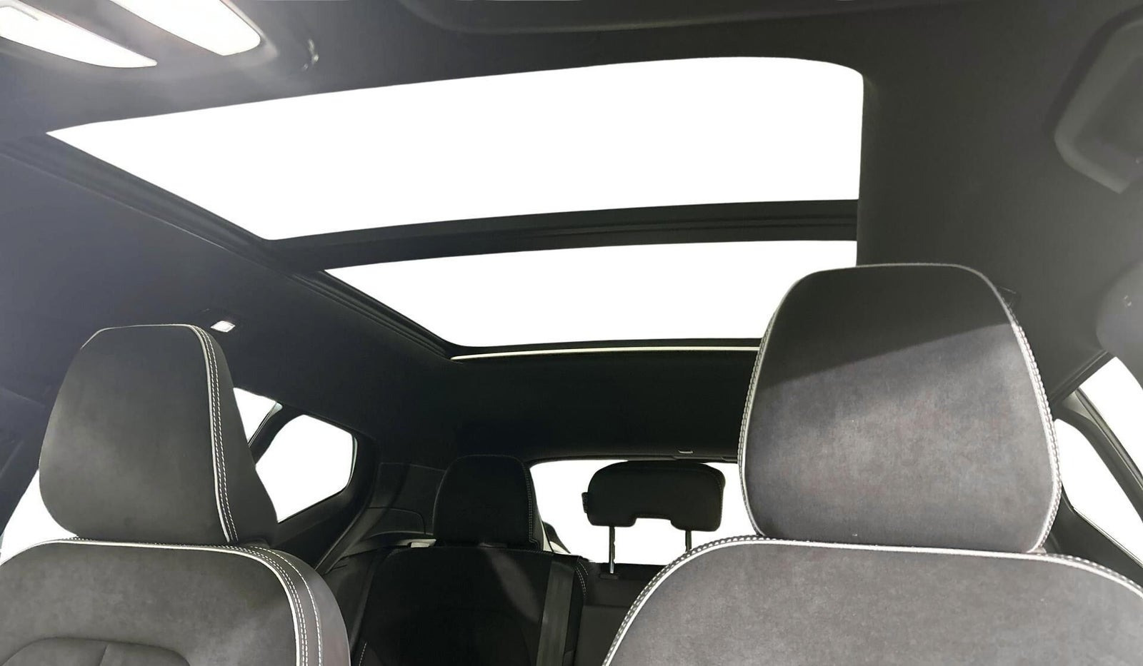 Sort Volvo XC40 fra 2022